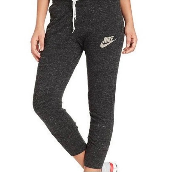 Nike Vintage Gym Capri Women Jogger Pants Heathered Gray Size Medium - Picture 1 of 13